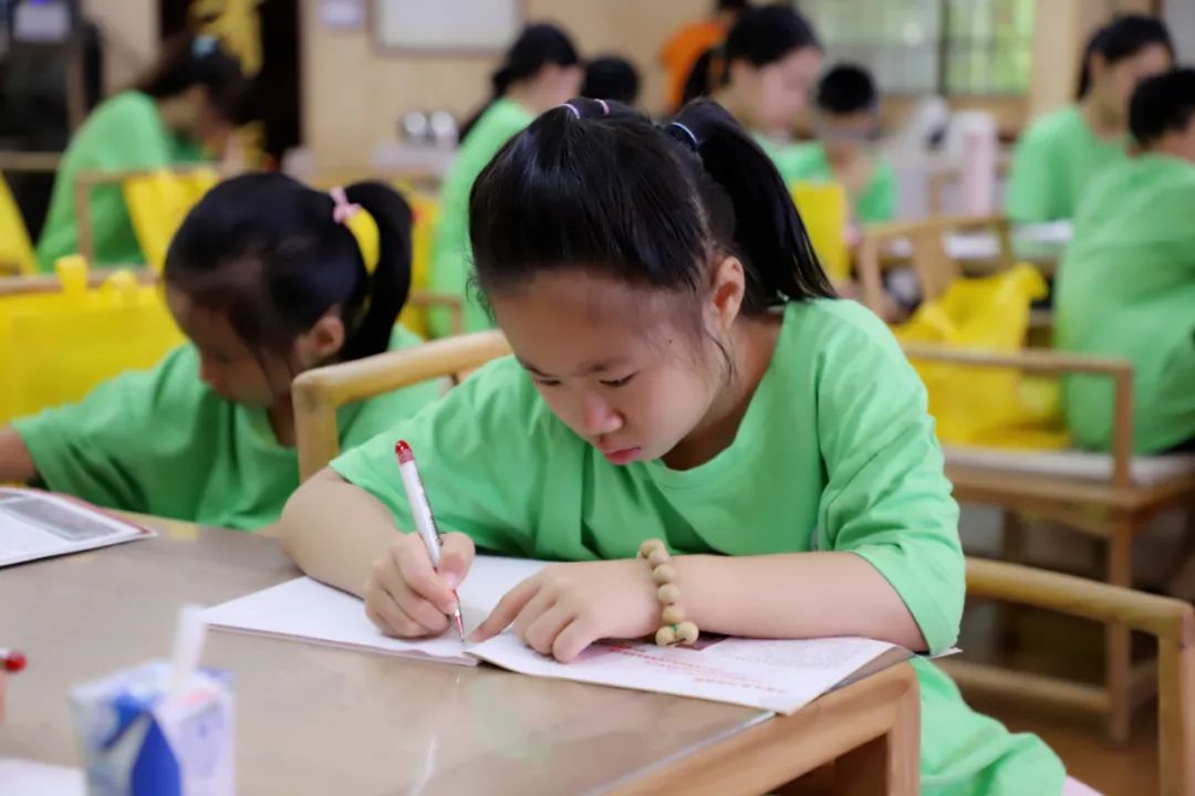 沒想到，這是9歲小女孩來爸媽在線學(xué)習(xí)的收獲！